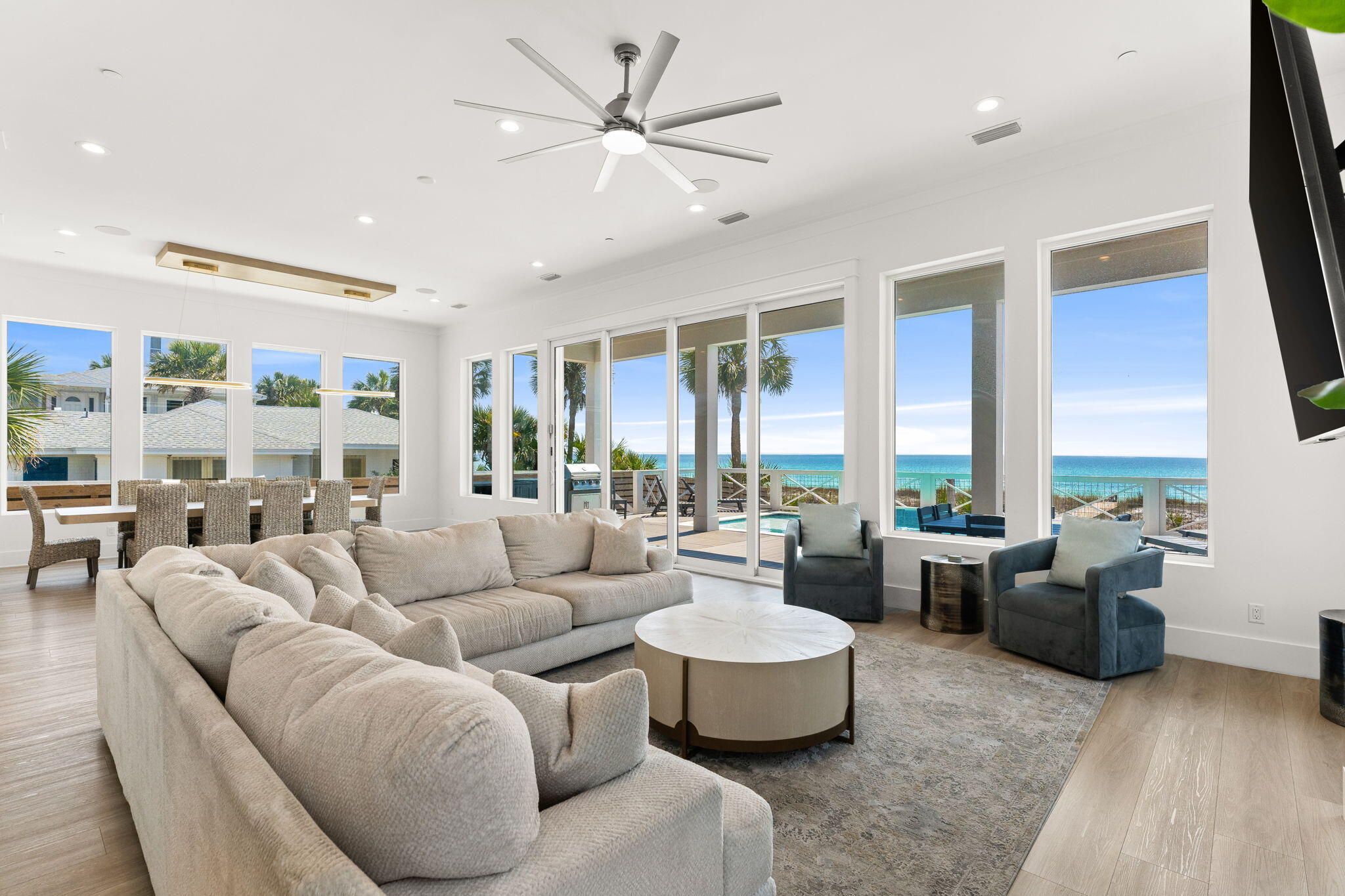 BAHAMA BEACH - Residential