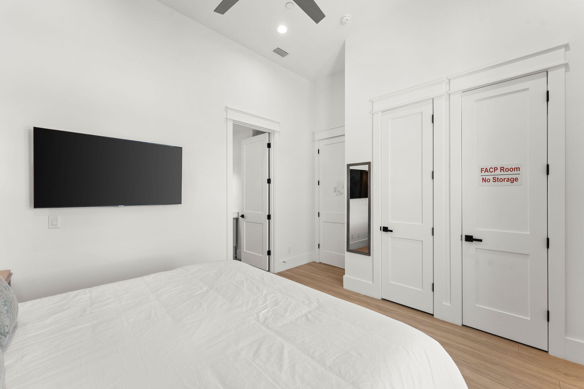 BAHAMA BEACH - Residential