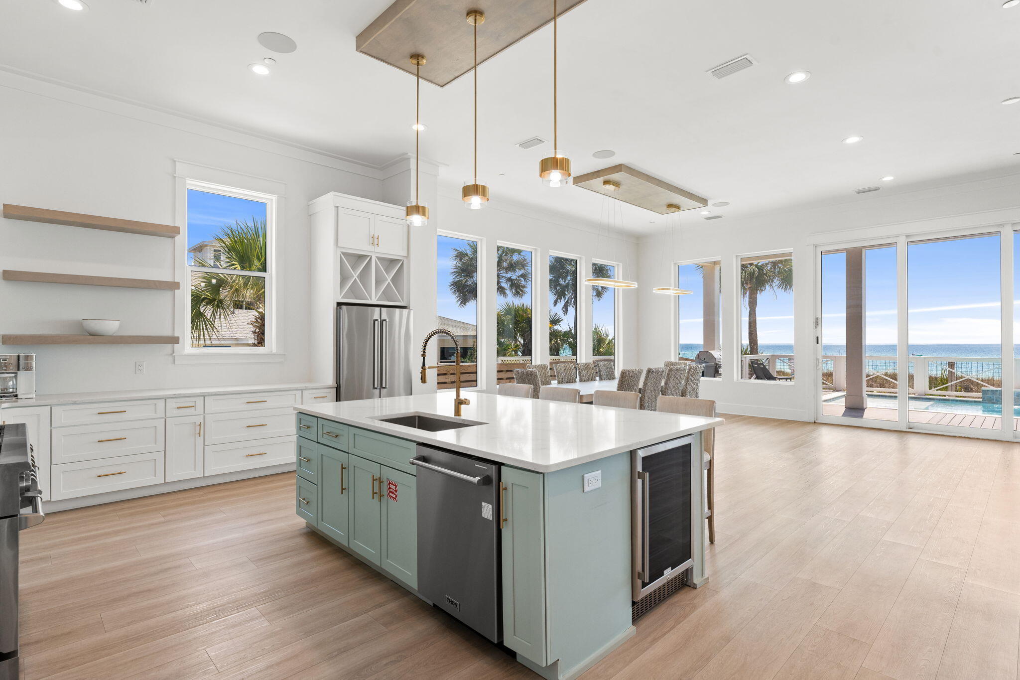 BAHAMA BEACH - Residential