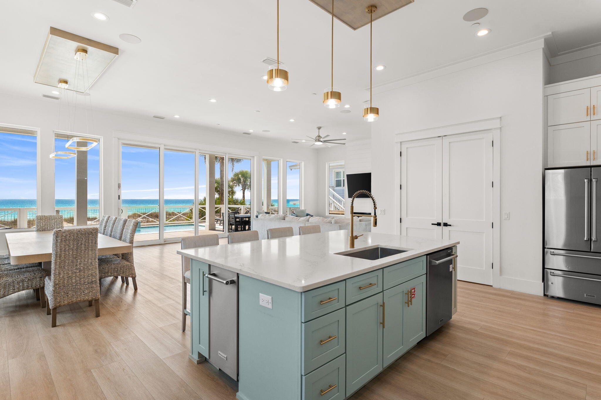 BAHAMA BEACH - Residential