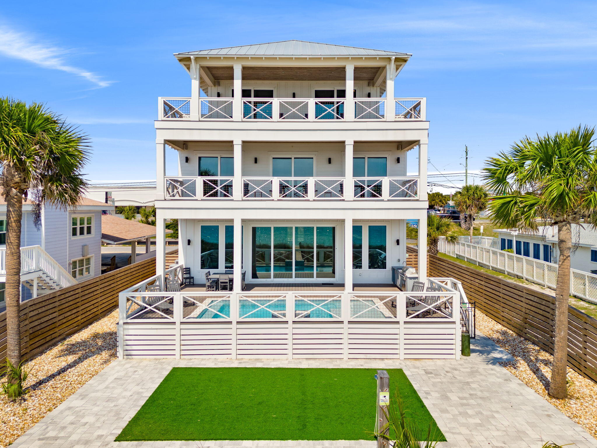 BAHAMA BEACH - Residential