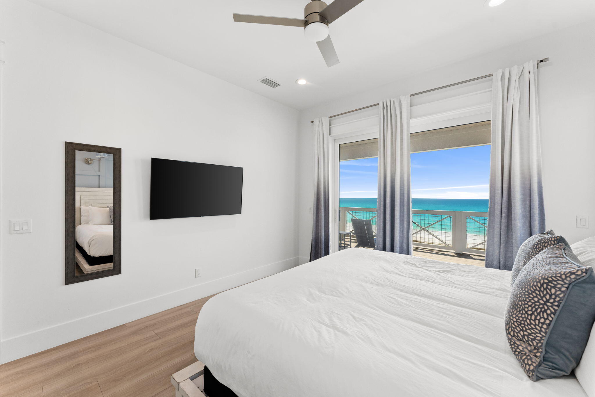 BAHAMA BEACH - Residential