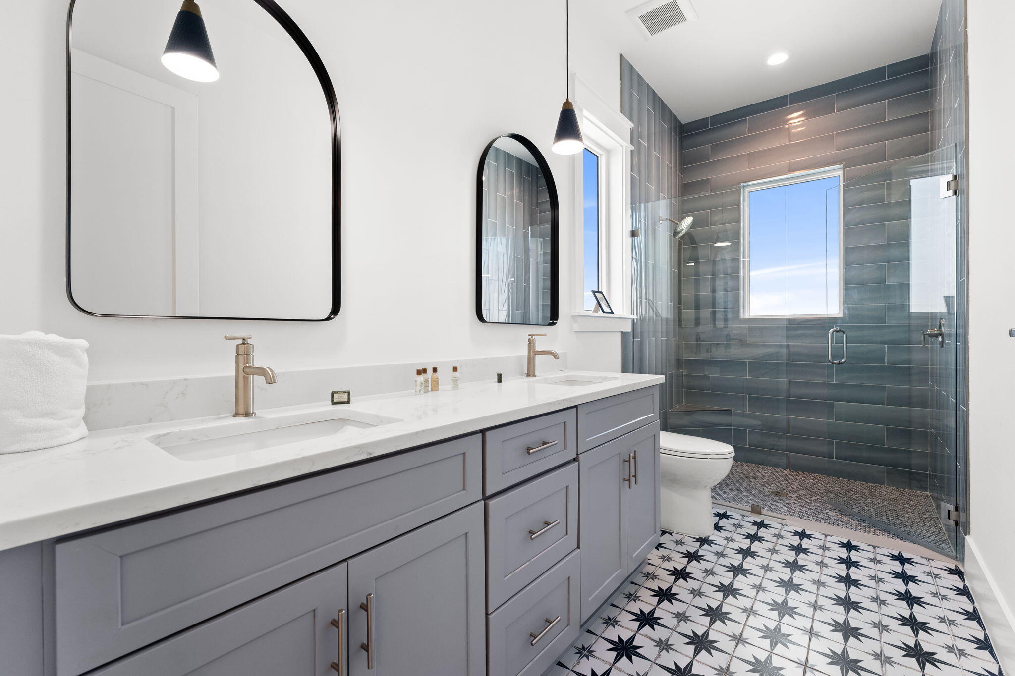 BAHAMA BEACH - Residential