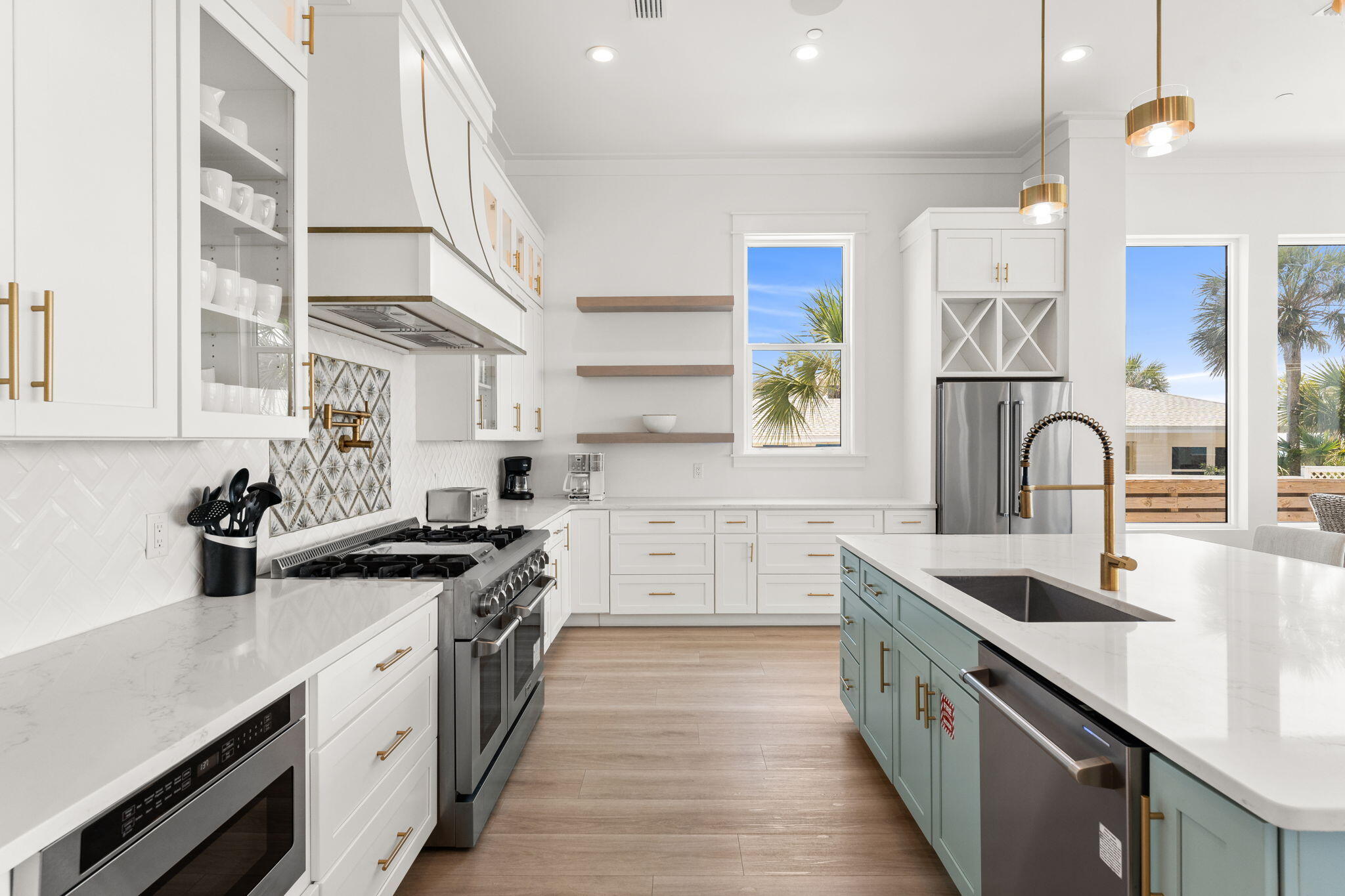 BAHAMA BEACH - Residential