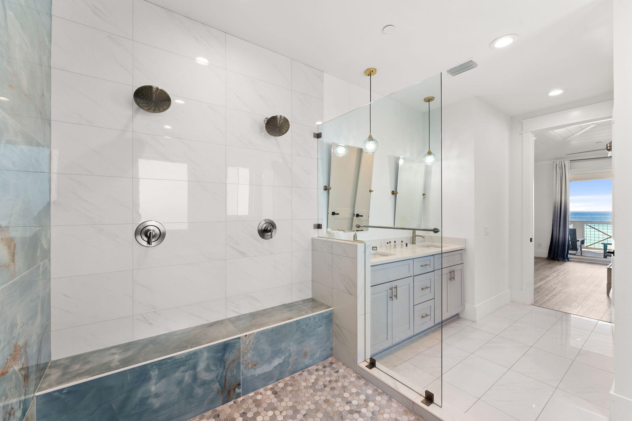 BAHAMA BEACH - Residential