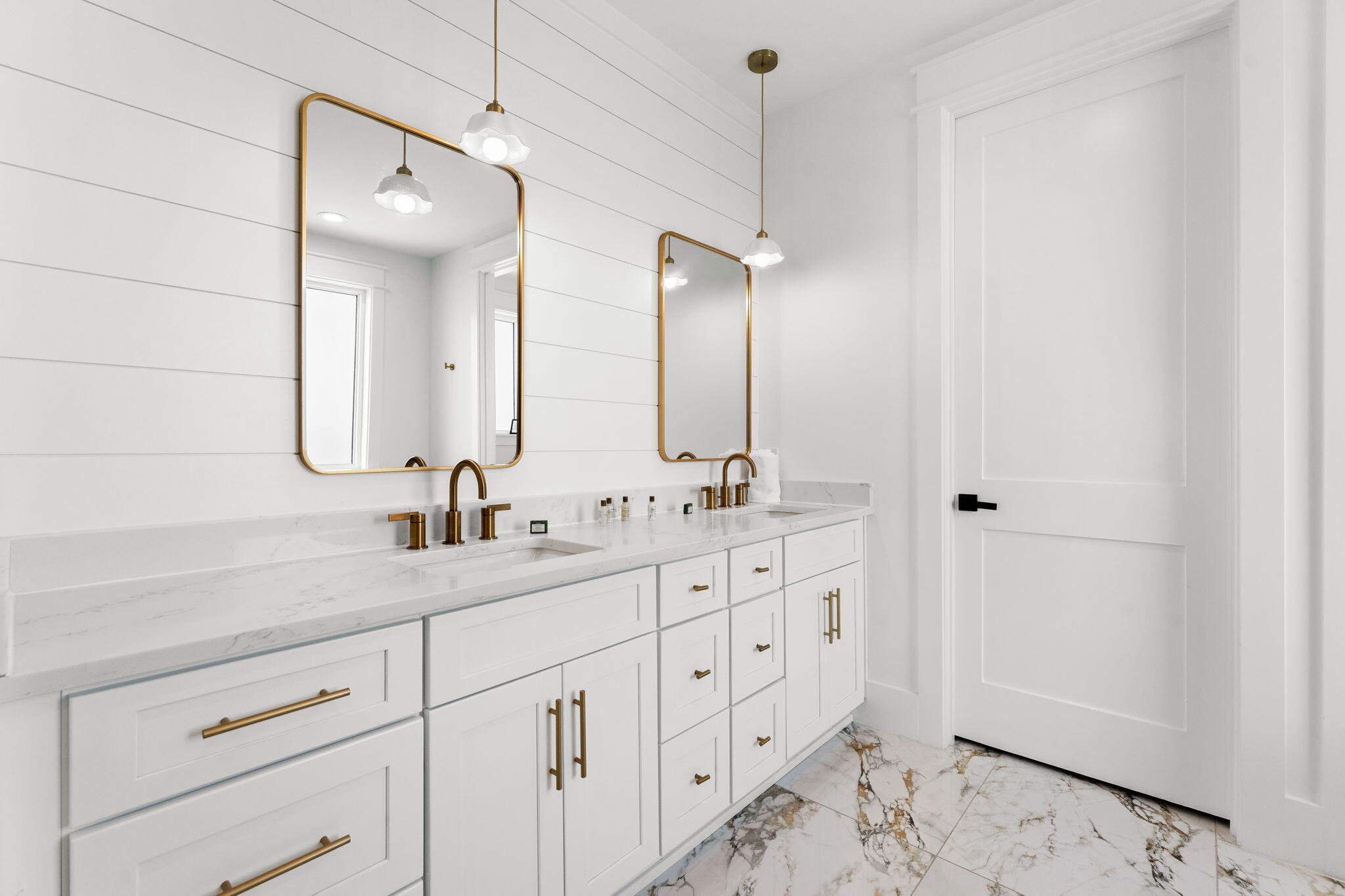 BAHAMA BEACH - Residential