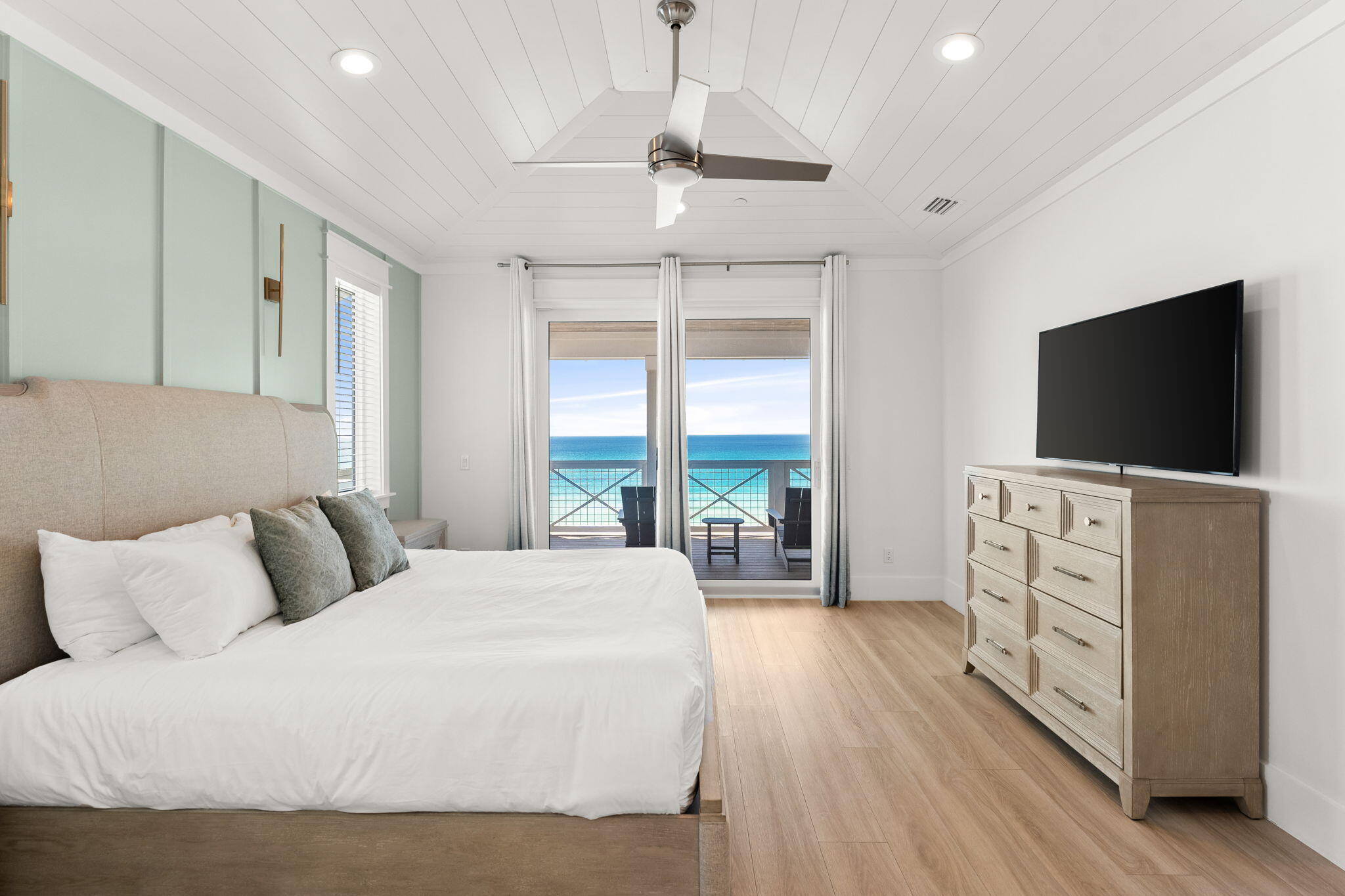 BAHAMA BEACH - Residential