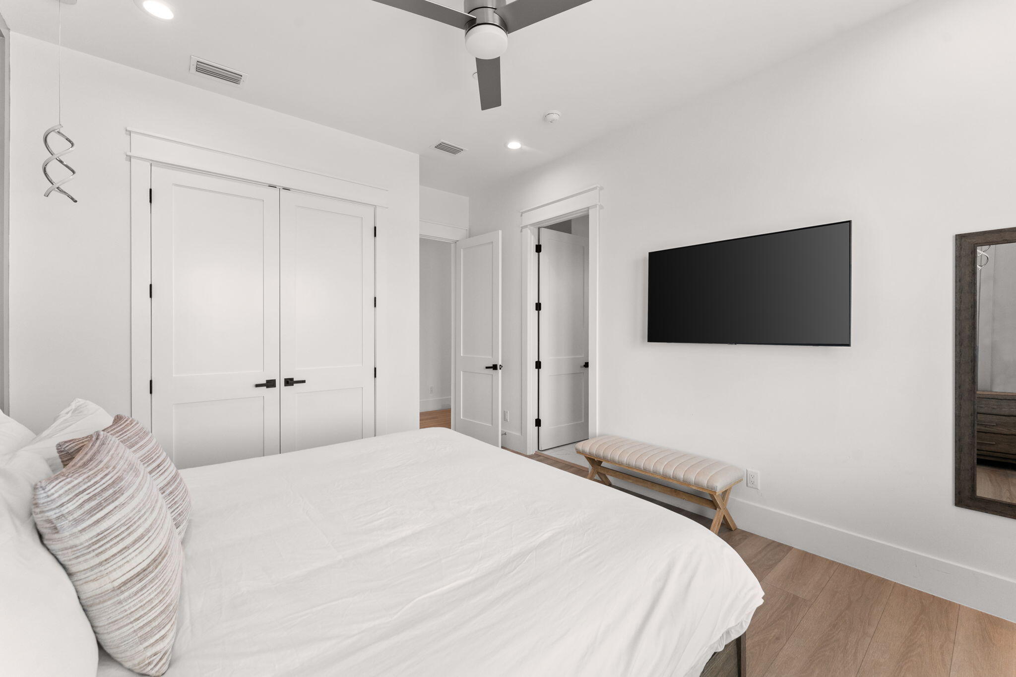 BAHAMA BEACH - Residential