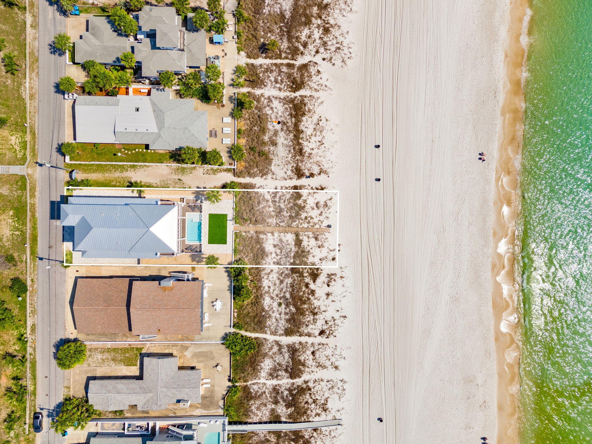 BAHAMA BEACH - Residential