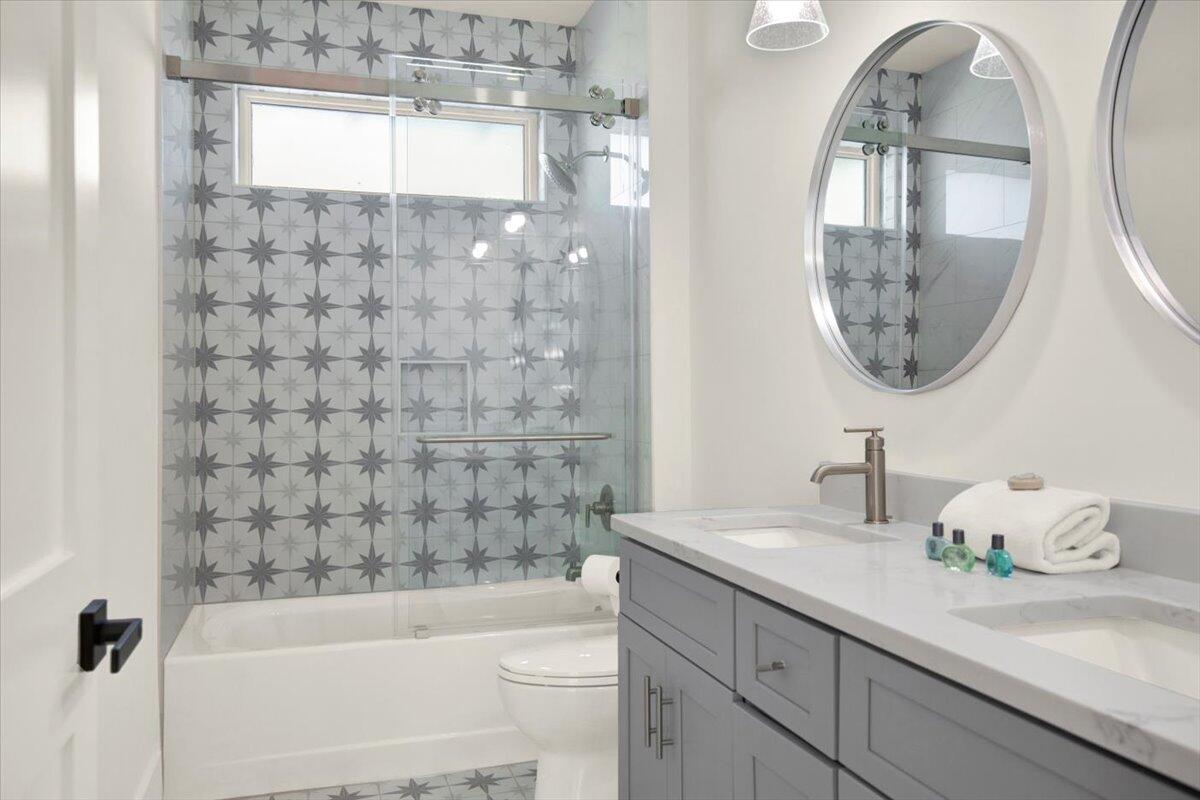 BAHAMA BEACH - Residential