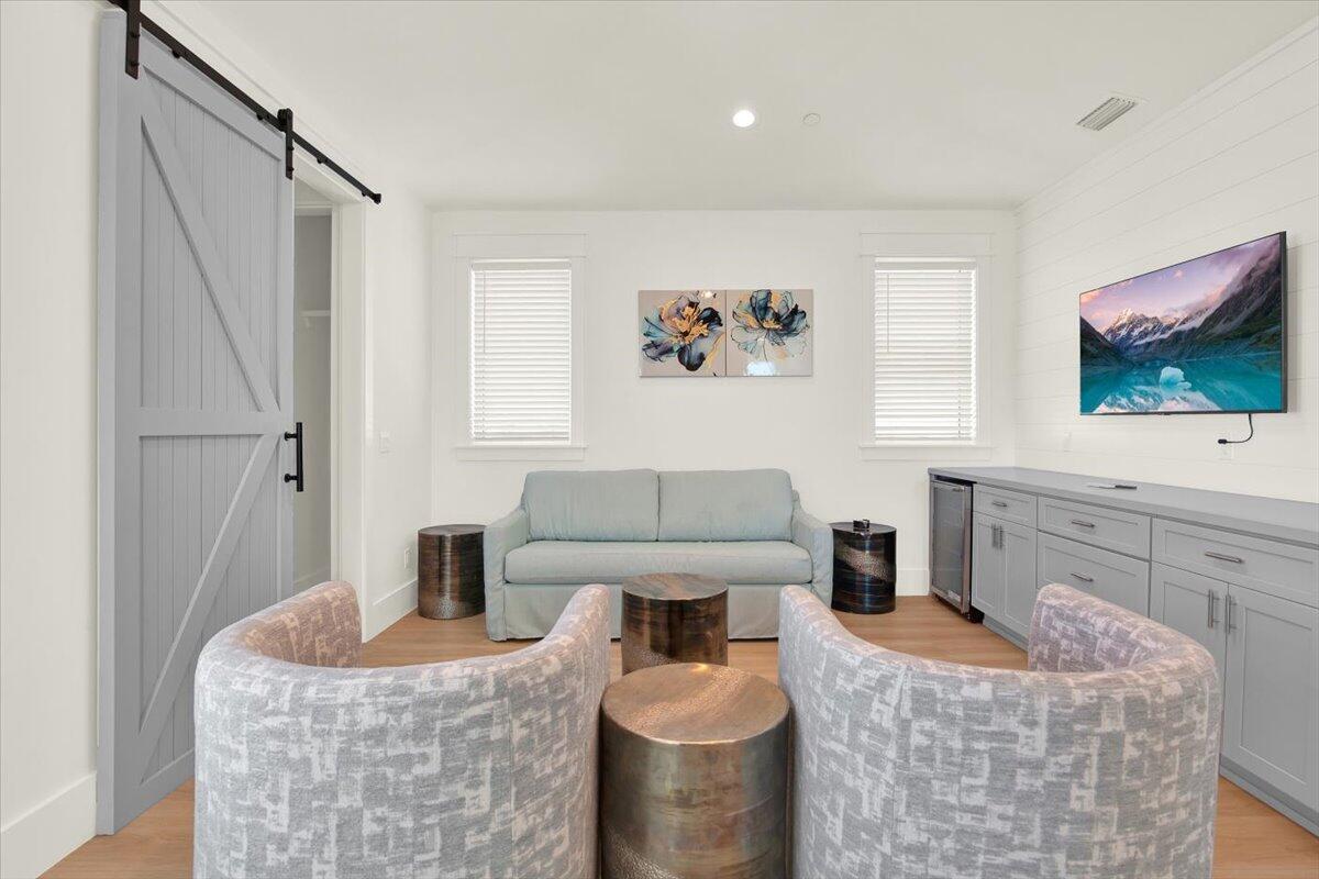 BAHAMA BEACH - Residential