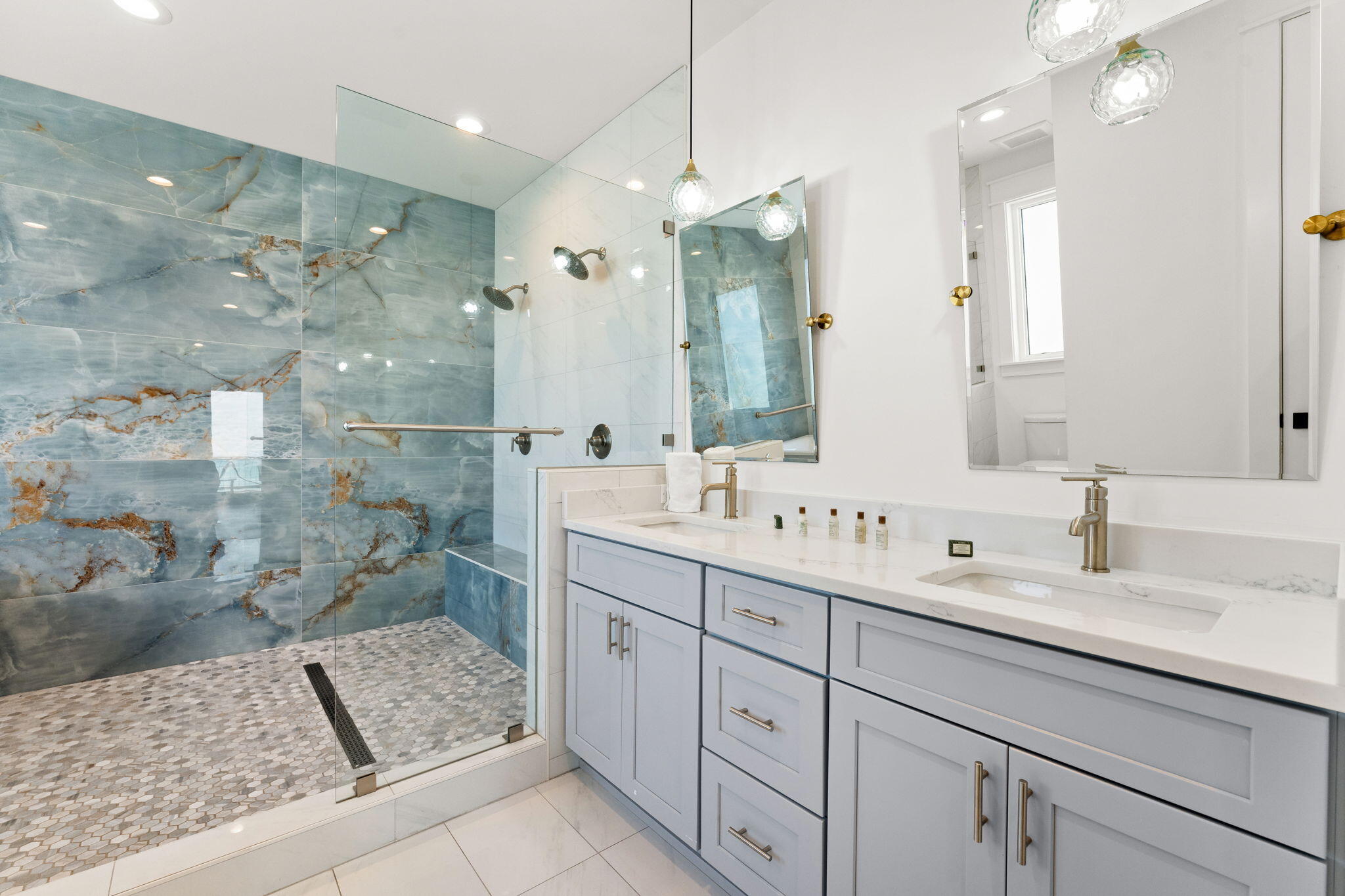 BAHAMA BEACH - Residential