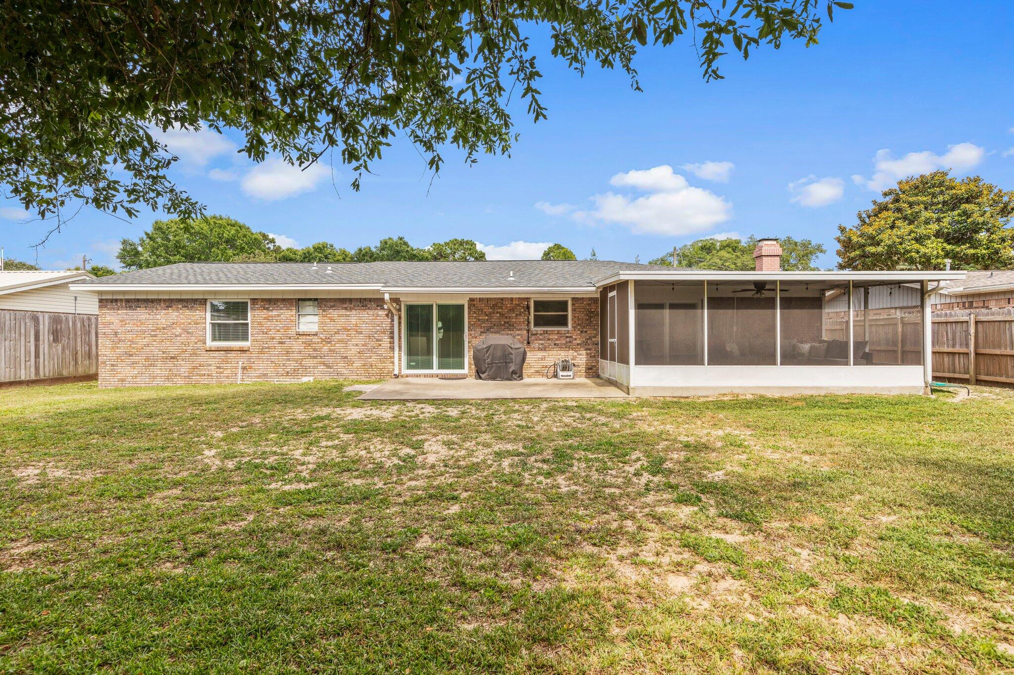 SHERWOOD FOREST - Residential Lease