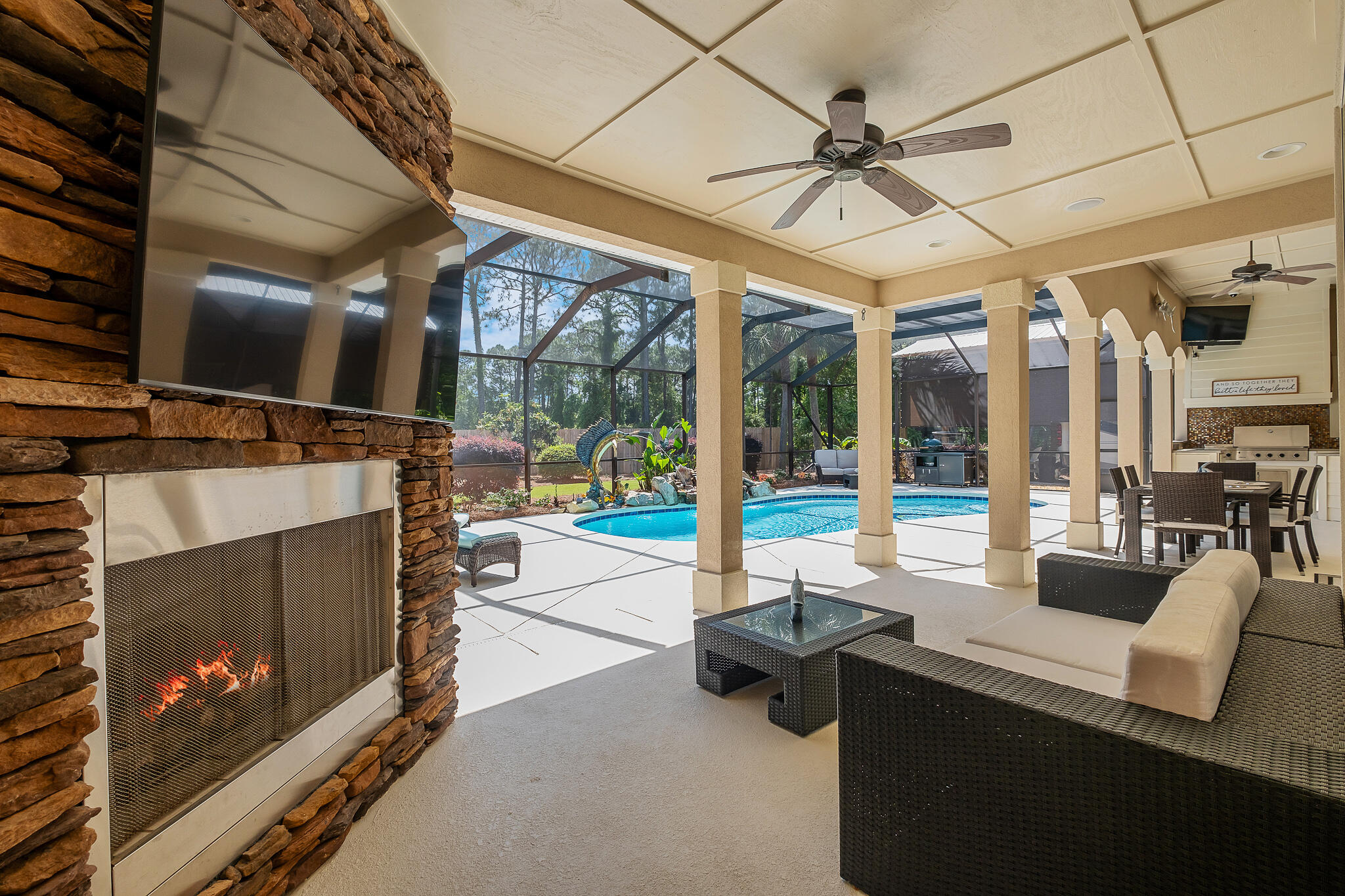 WHISPERING OAKS S/D - Residential