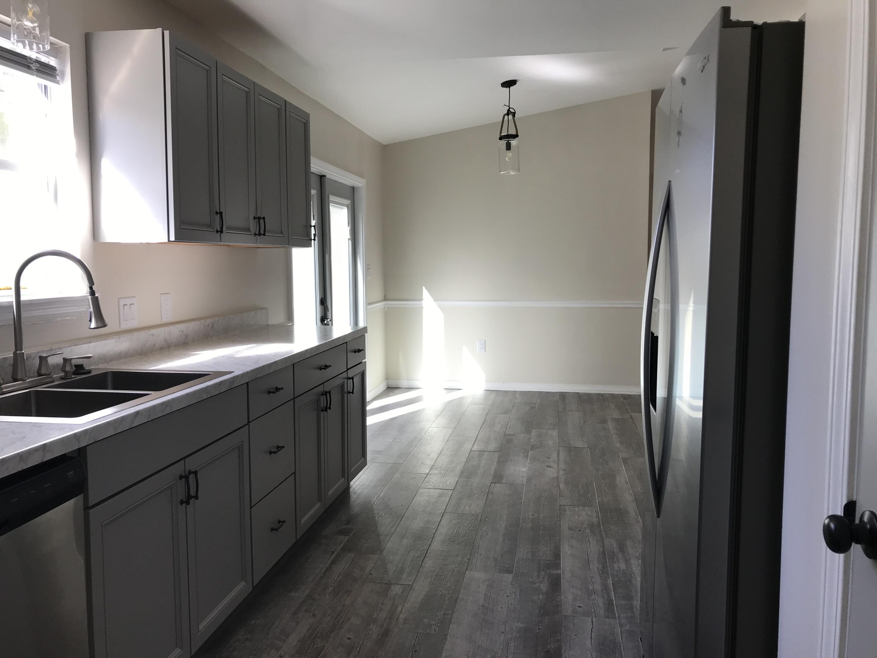 SHOAL TERRACE ESTATES - Residential Lease