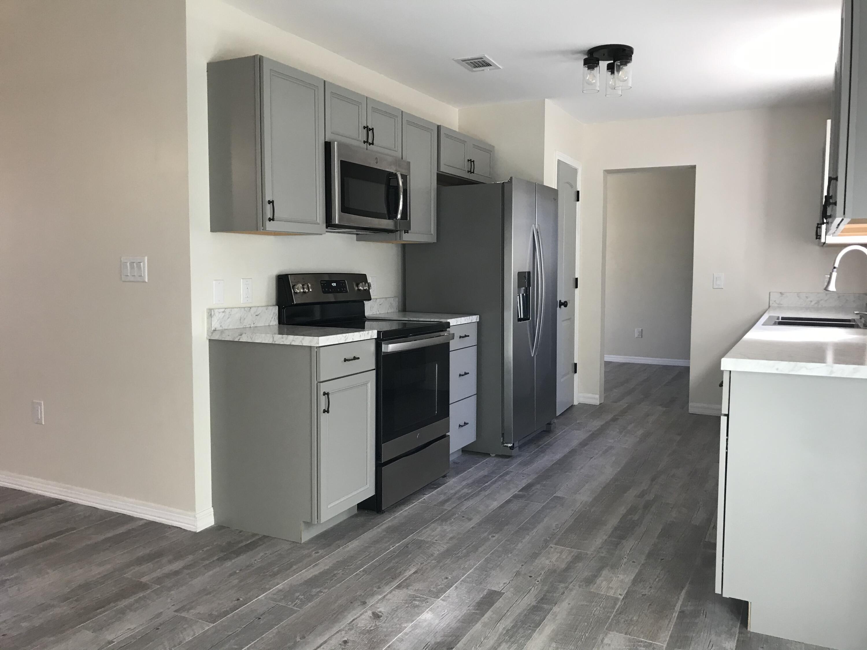 SHOAL TERRACE ESTATES - Residential Lease