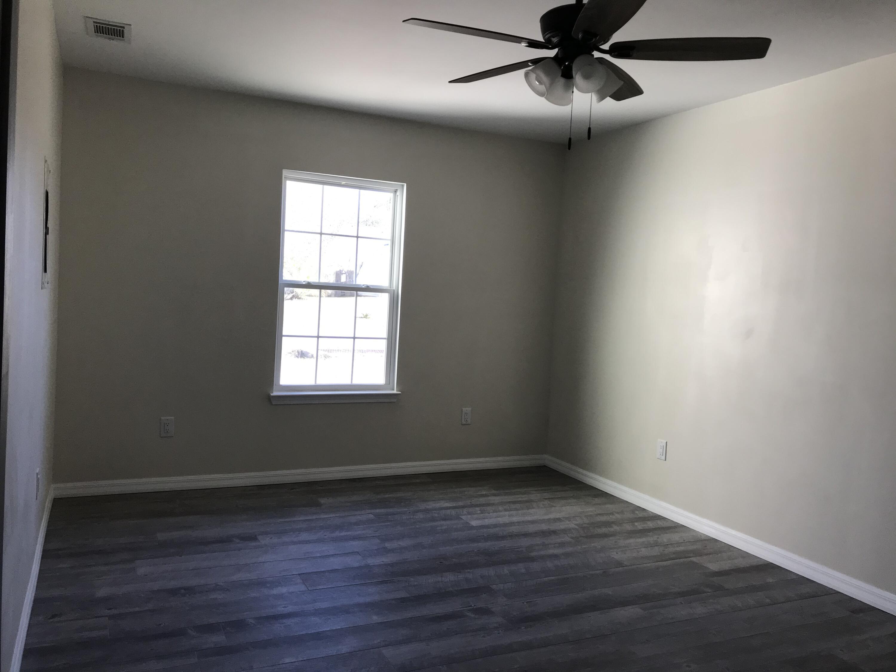 SHOAL TERRACE ESTATES - Residential Lease