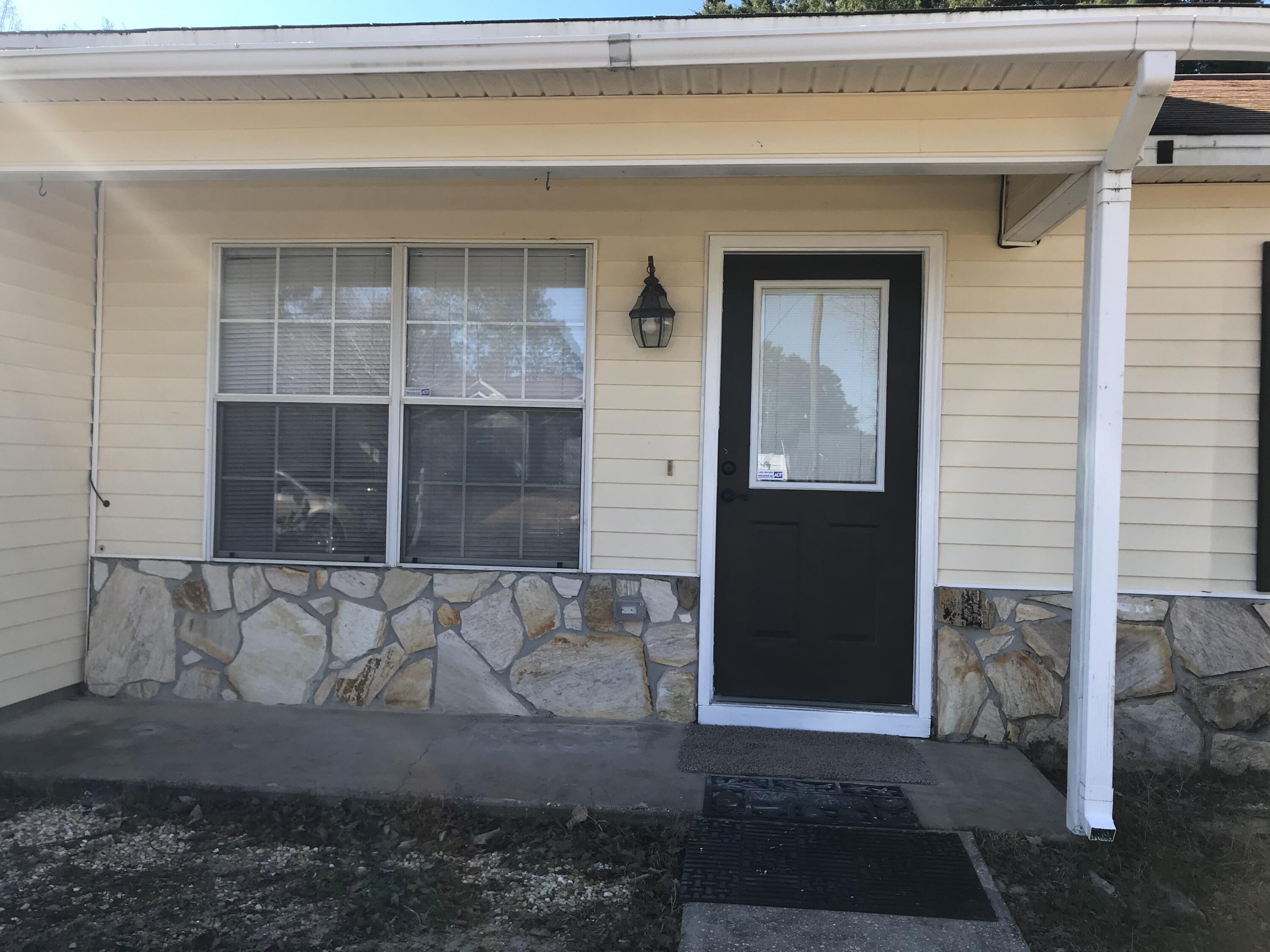 SHOAL TERRACE ESTATES - Residential Lease