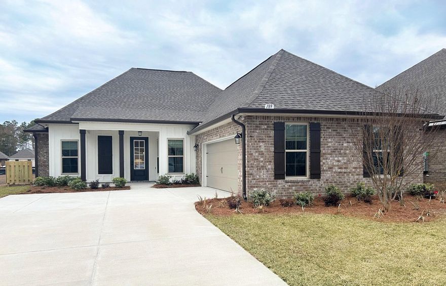Awesome builder rate plus FREE refrigerator. Restrictions apply.The HENRI III G in Starburst at Hammock Bay community offers a 4BR, 3BA, open design. Upgrades added (list attached). Features: separate vanities, garden tub, separate custom tiled shower, and walk-in closet in master bath, tray ceiling in master bed, sitting area in bed 3, kitchen island, walk-in pantry, covered porches, crown molding, recessed lighting, smart connect Wi-Fi thermostat, smoke/carbon monoxide detectors, landscaping package, architectural 30-year shingles, flood lights, and more!Energy Efficient Features: water heater, kitchen appliance package with electric range, vinyl low E windows, and more! Energy Star Partner.