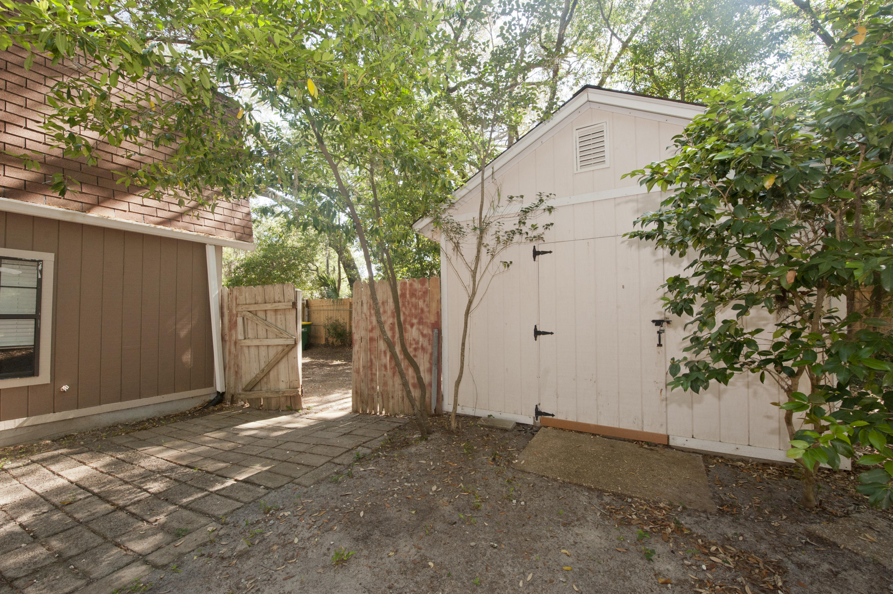 GREY MOSS POINT - Residential