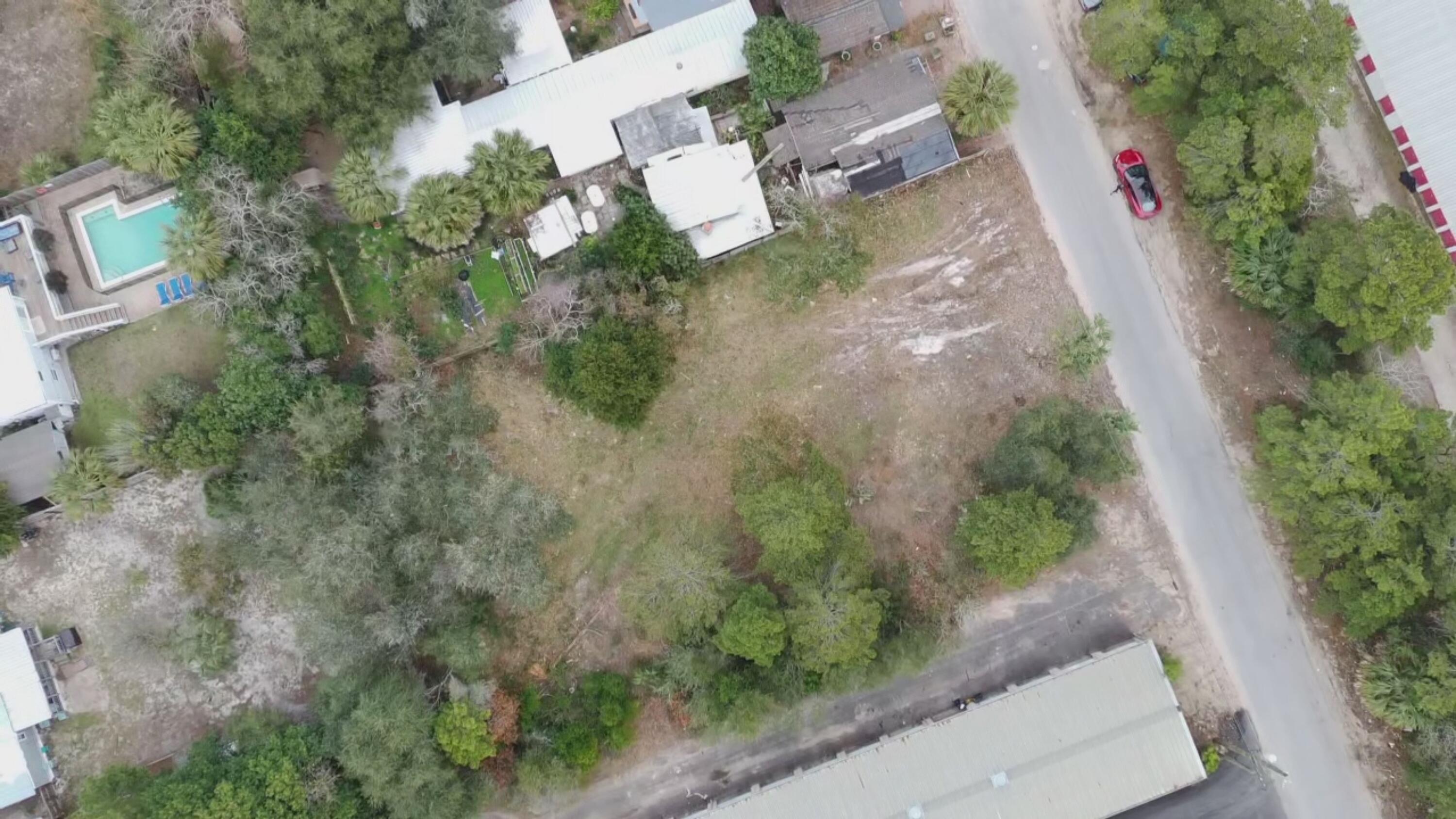 NO RECORDED SUBDIVISION - Land