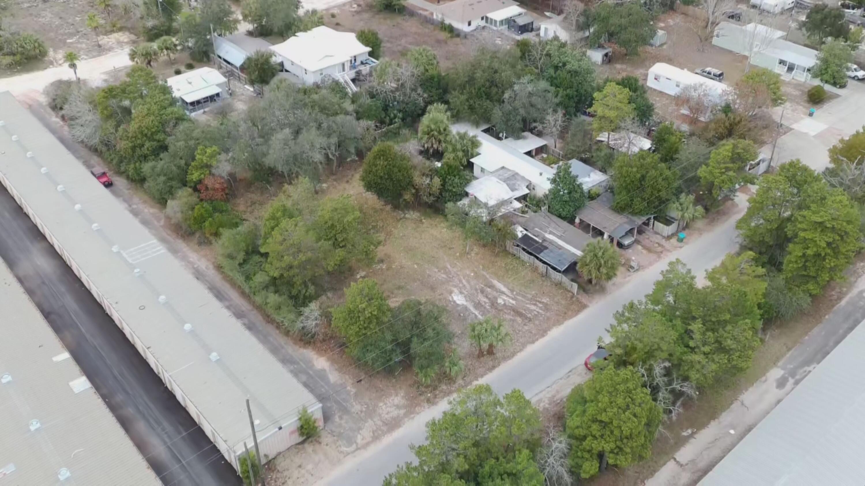 NO RECORDED SUBDIVISION - Land