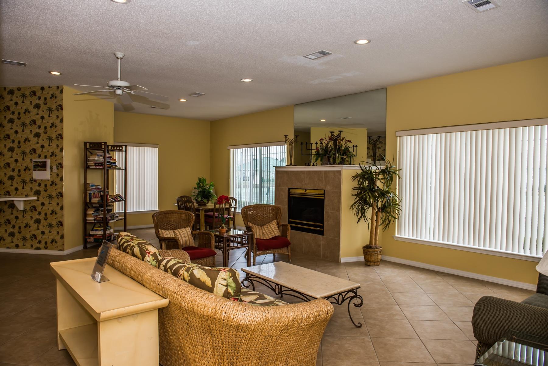 MARAVILLA CONDO 2 - Residential