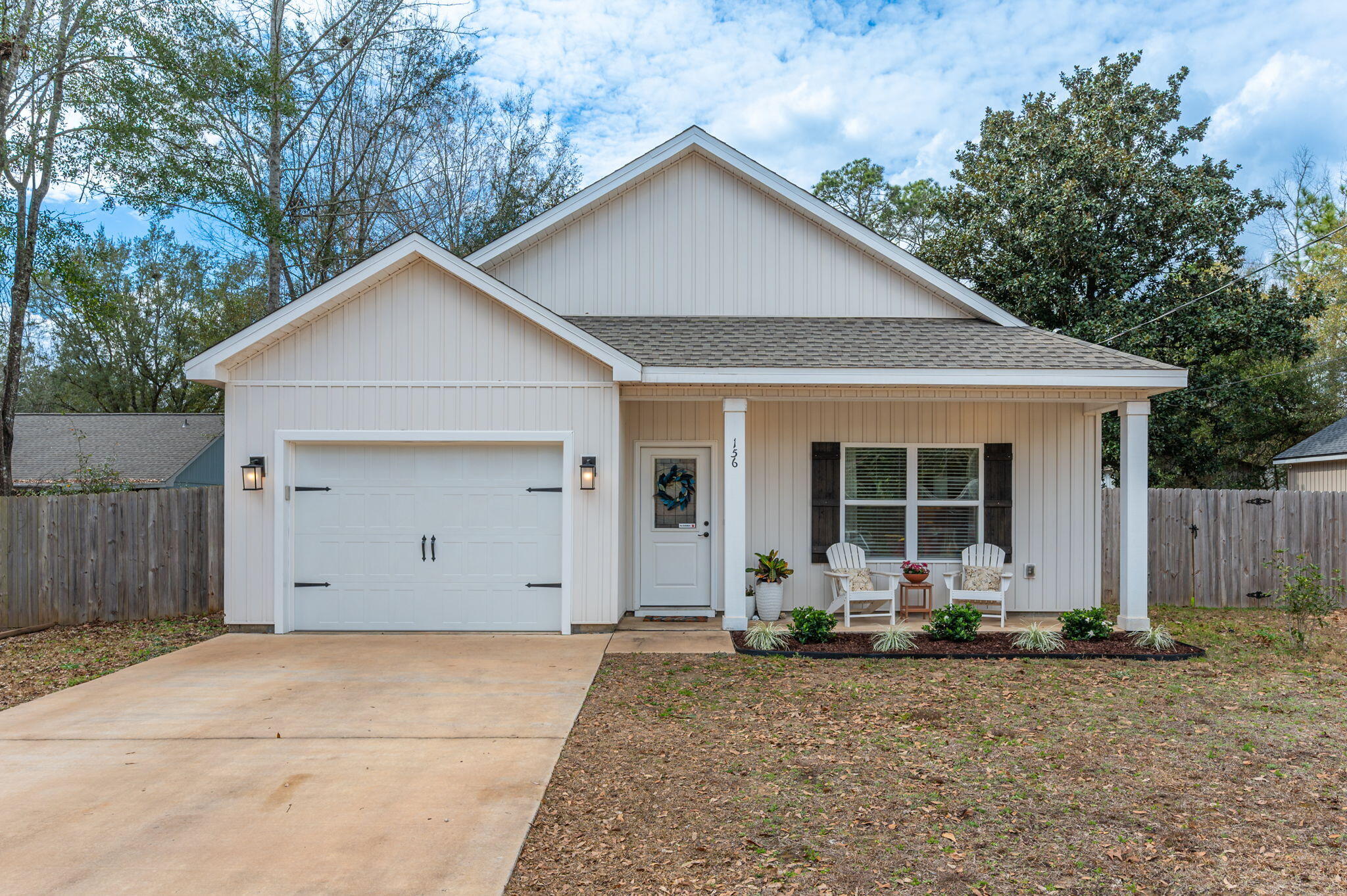 QUIET OAKS - Residential