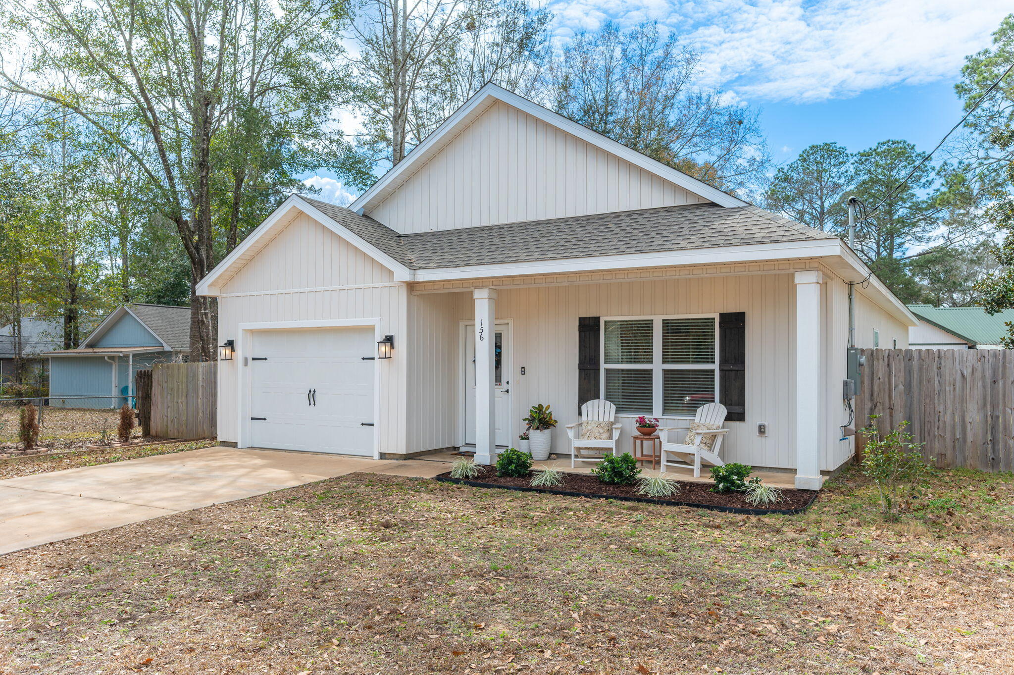 QUIET OAKS - Residential