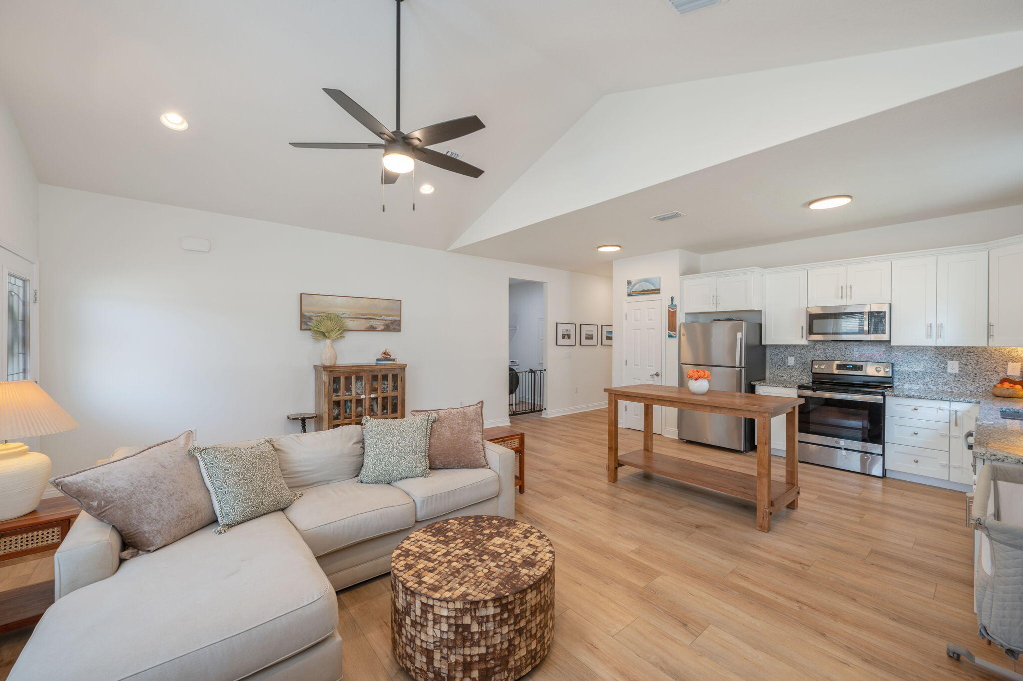 QUIET OAKS - Residential