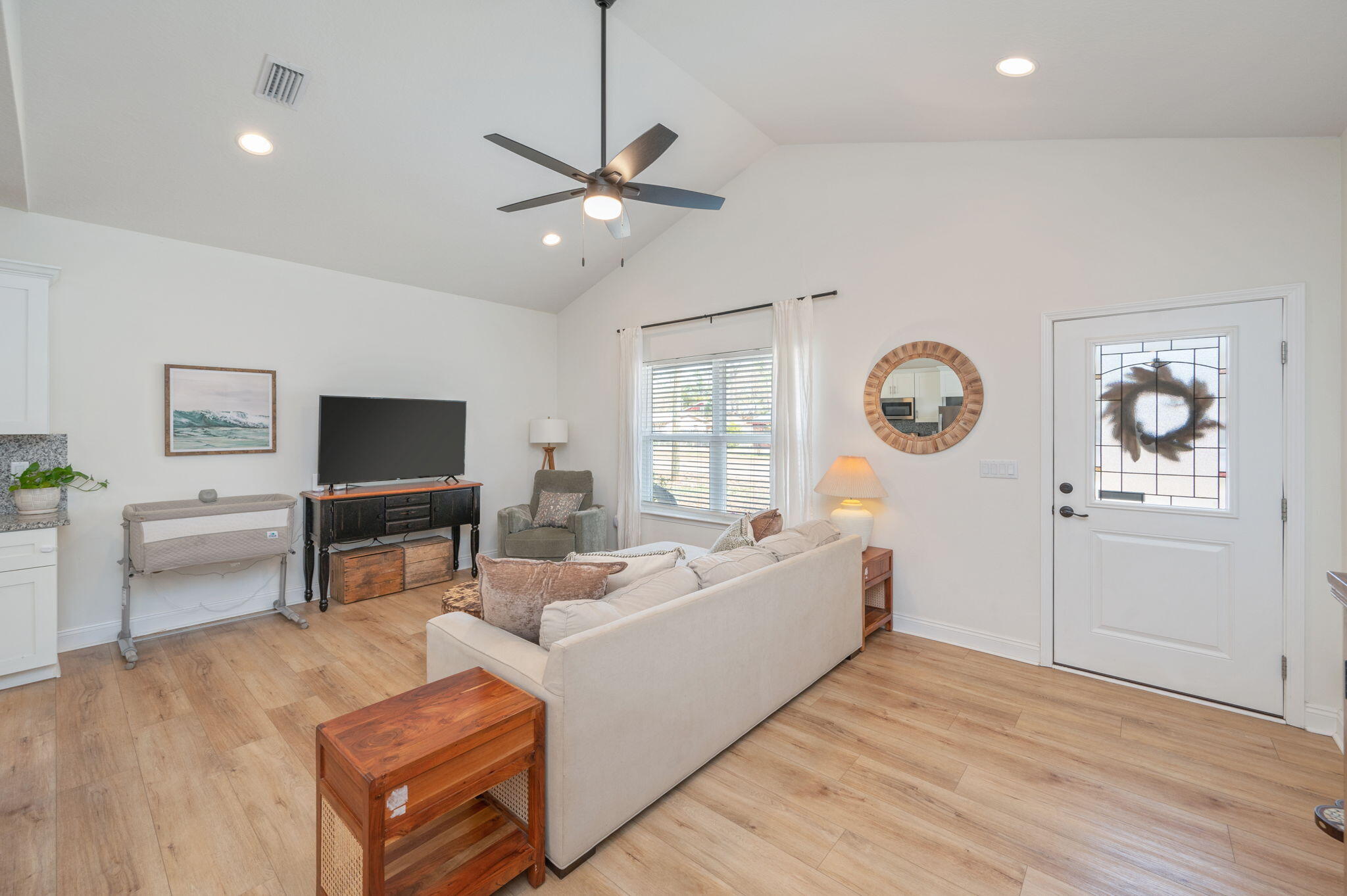 QUIET OAKS - Residential