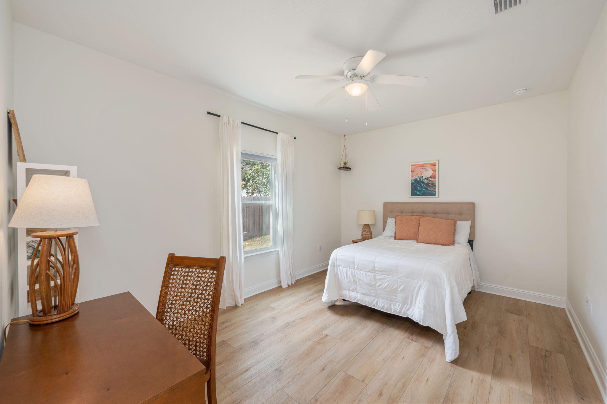 QUIET OAKS - Residential