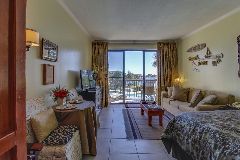 PIRATES BAY PH 1 - Residential