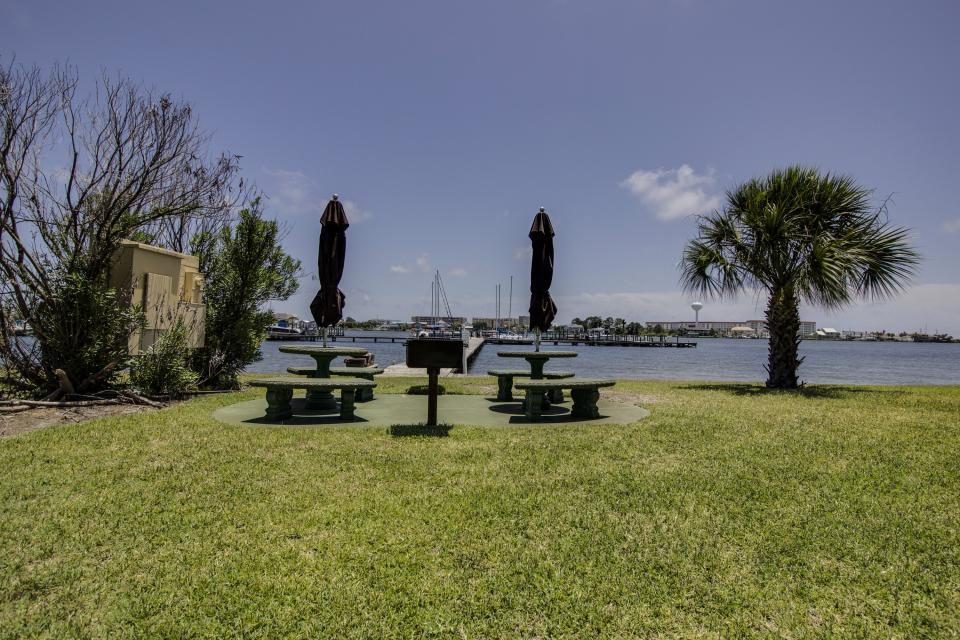 PIRATES BAY PH 1 - Residential