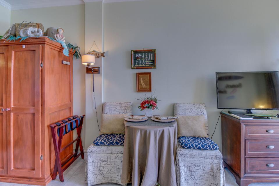 PIRATES BAY PH 1 - Residential