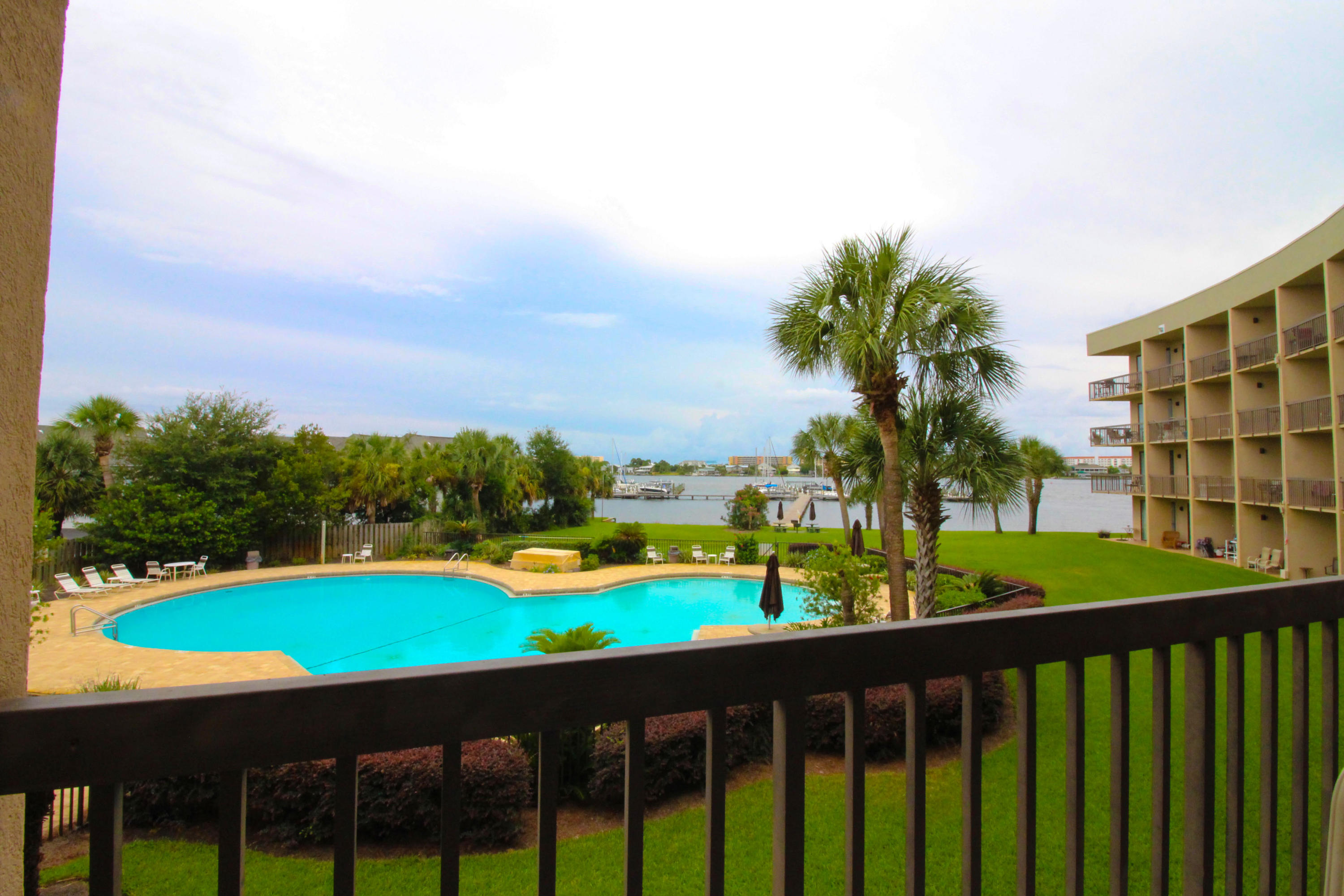 PIRATES BAY PH 1 - Residential