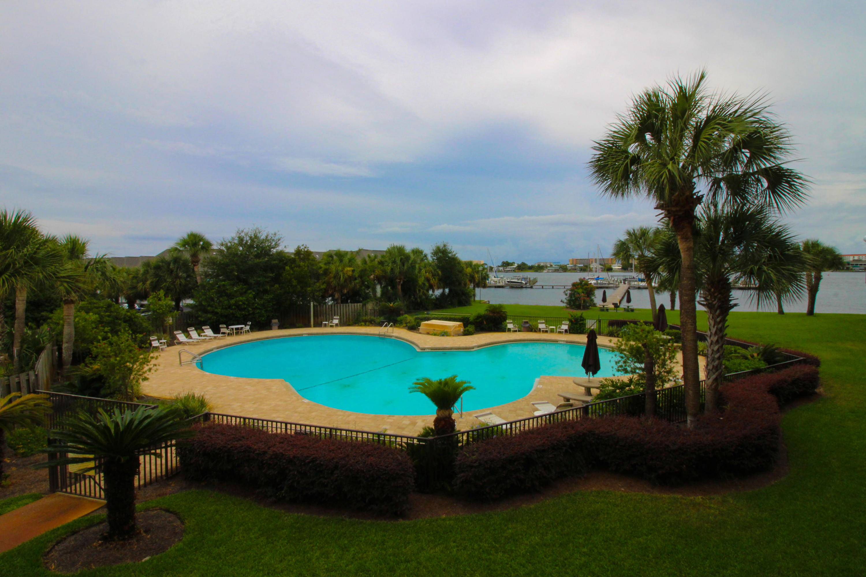 PIRATES BAY PH 1 - Residential