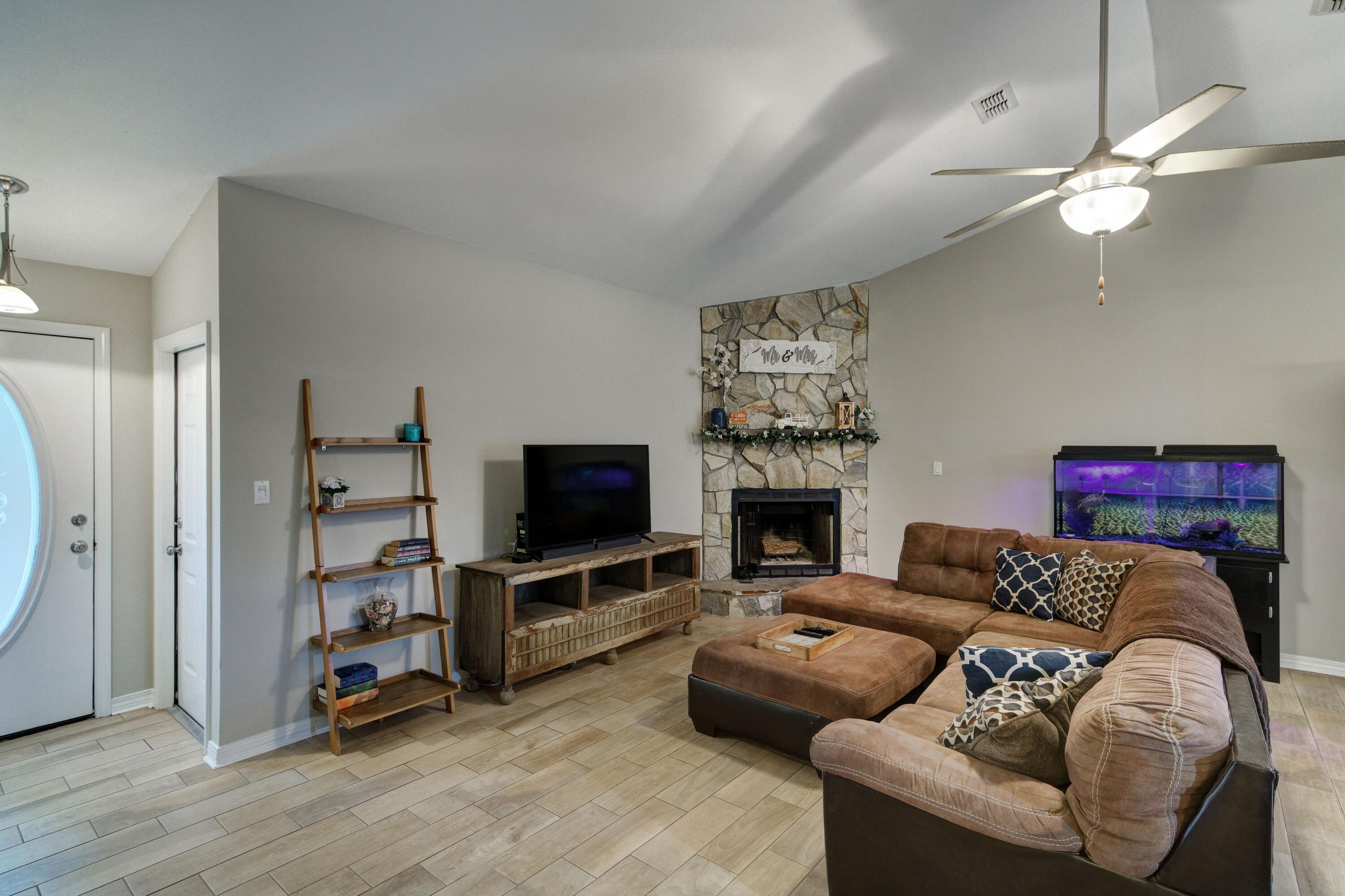 SANTA ROSA SHORES 5TH ADDN - Residential