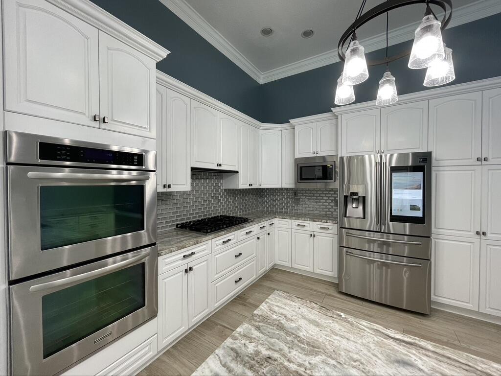 BAYWINDS GOLF ESTATES PH 3 - Residential Lease