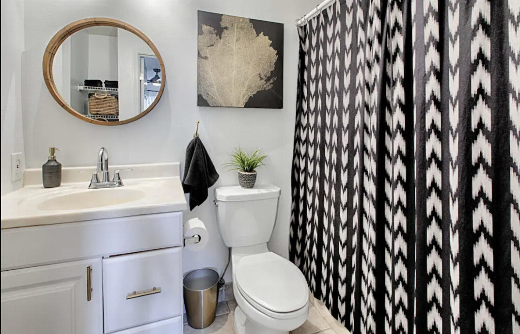 SUMMER BREEZE CONDO - Residential