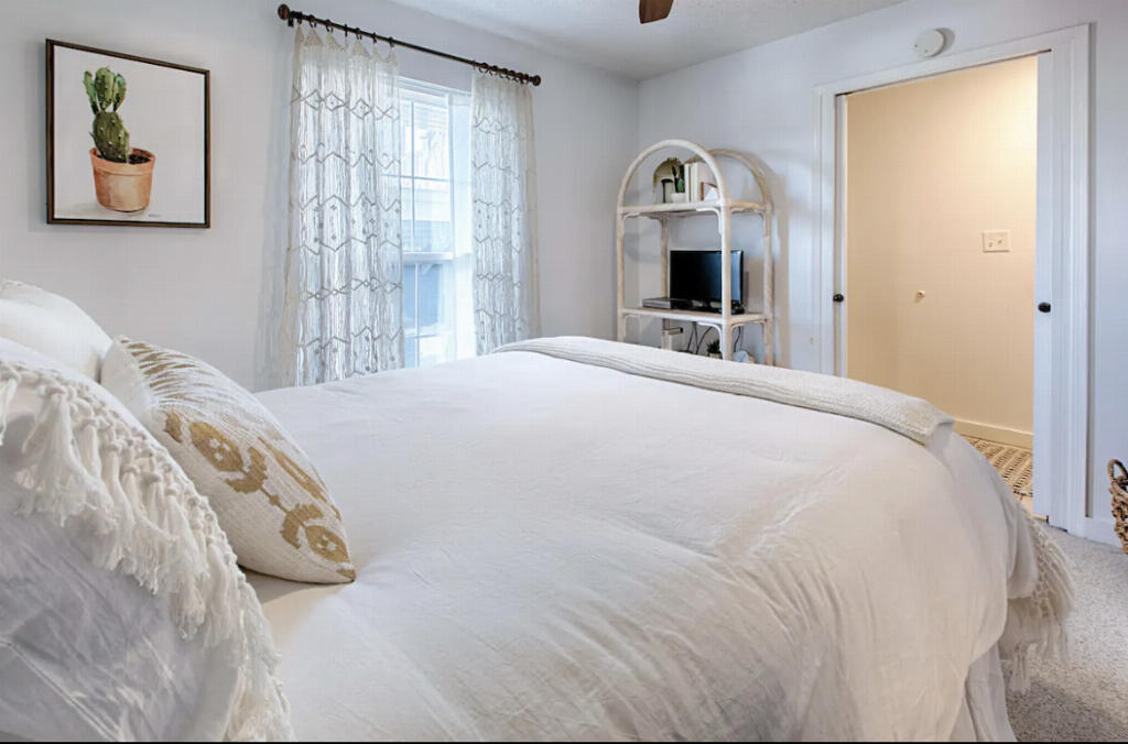 SUMMER BREEZE CONDO - Residential