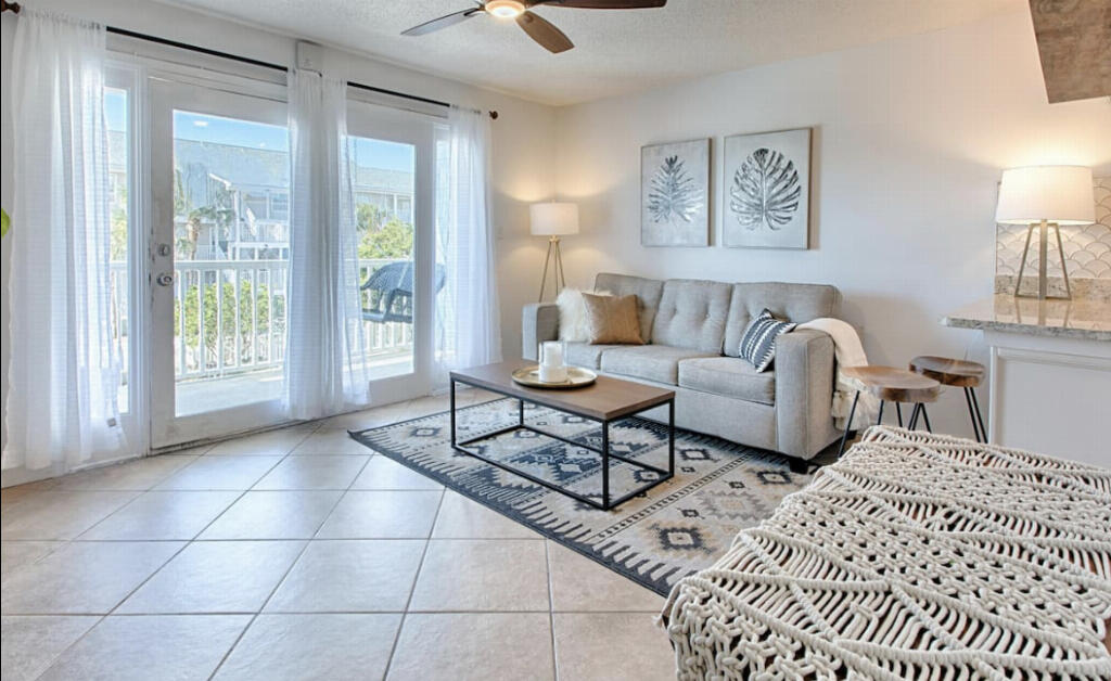 SUMMER BREEZE CONDO - Residential