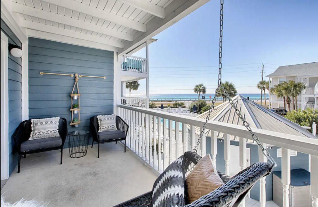 SUMMER BREEZE CONDO - Residential