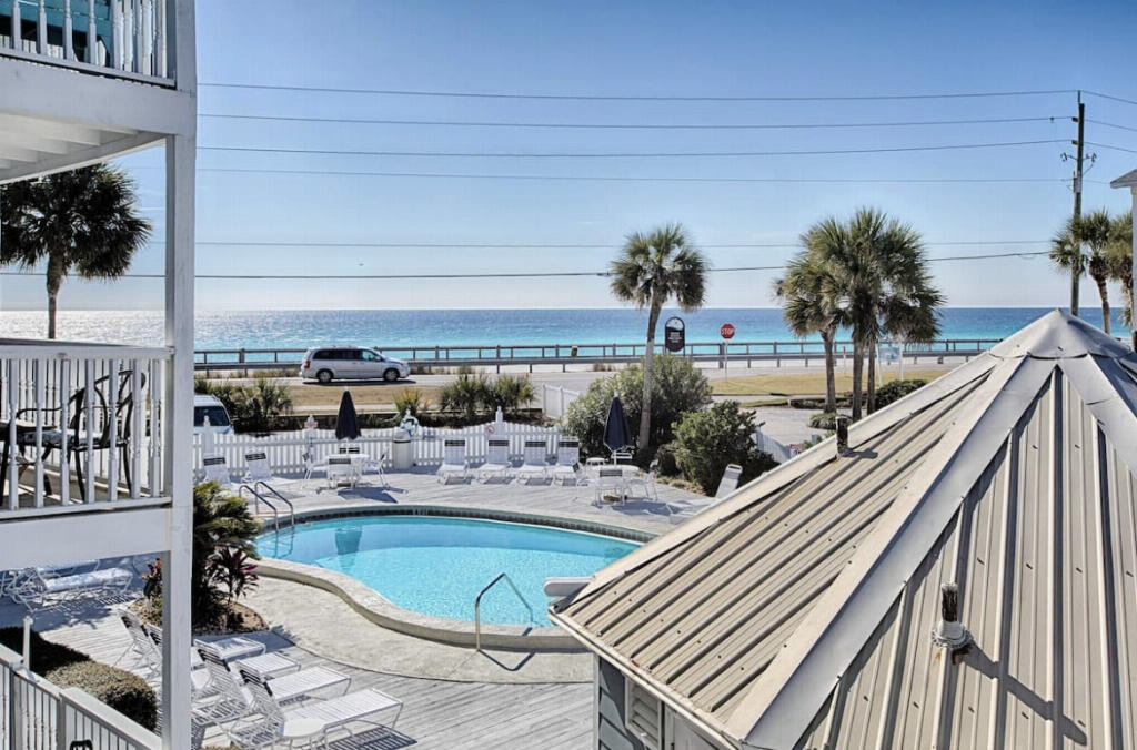 SUMMER BREEZE CONDO - Residential