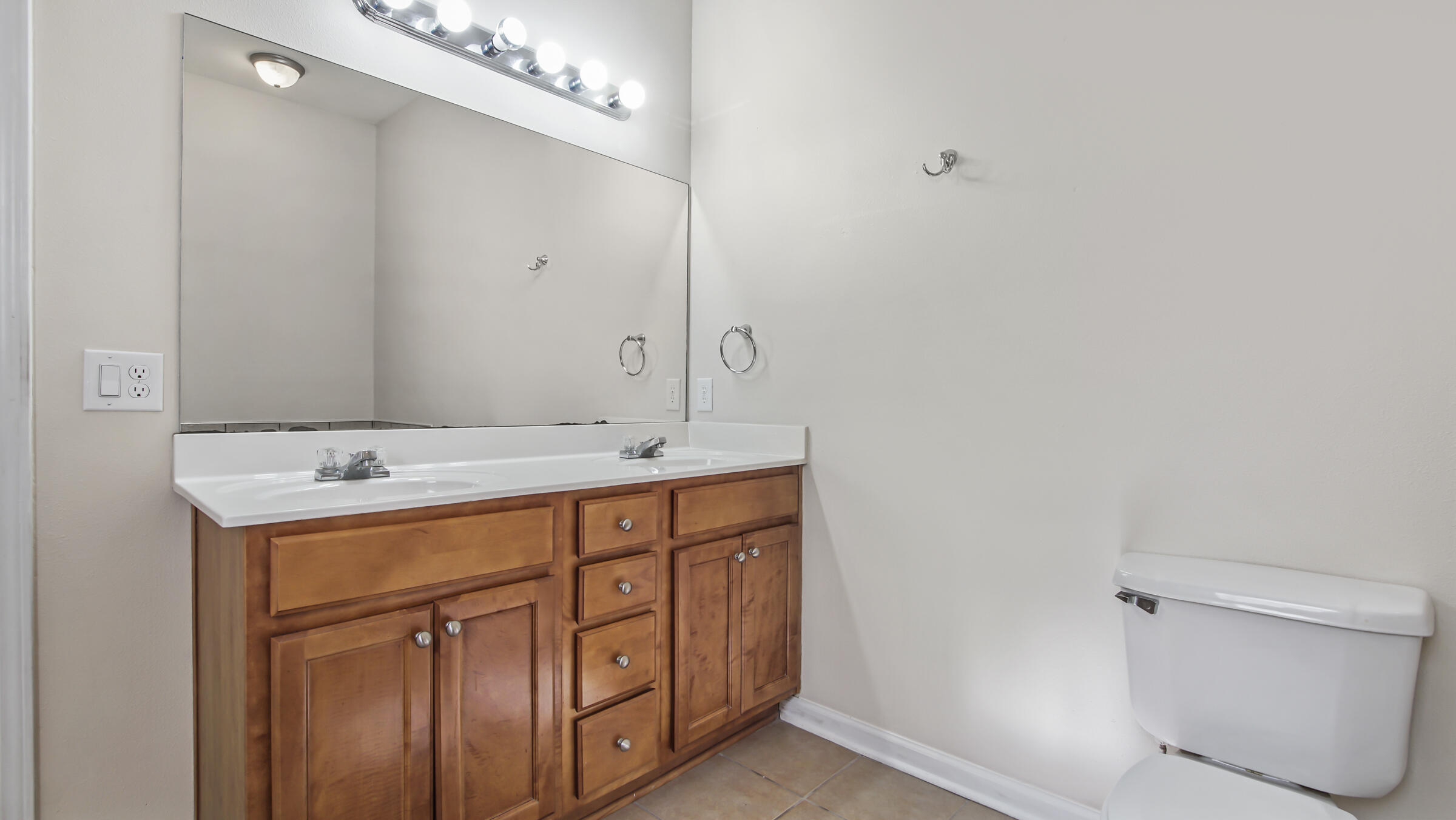 BRANDON OAKS - Residential