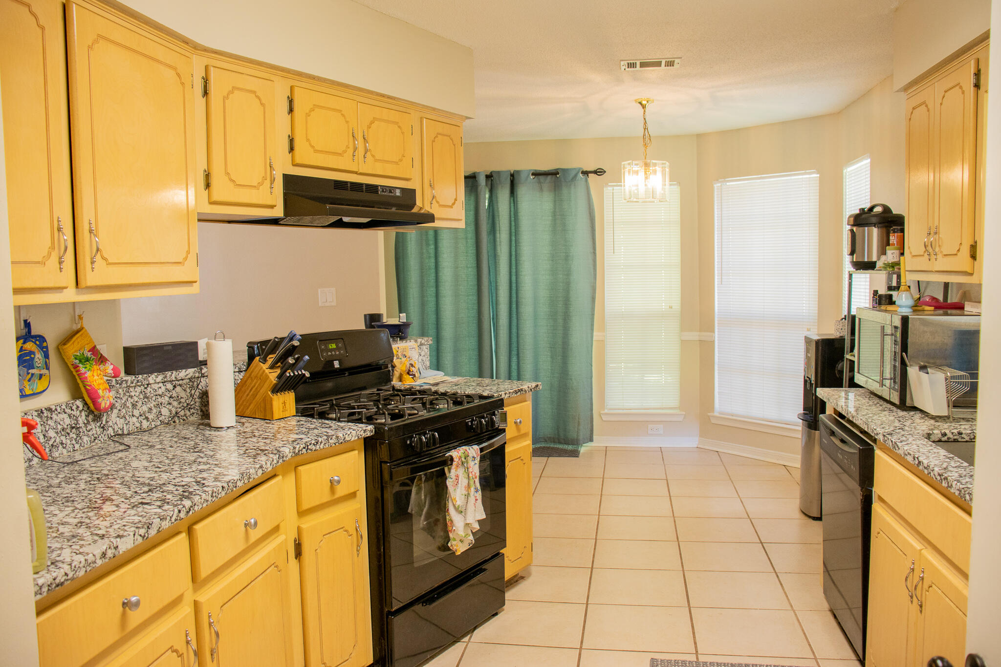 EMERALD GARDENS N 1ST ADD LOT 11 - Residential