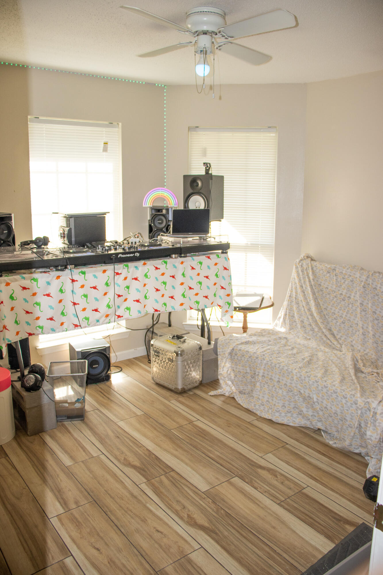 EMERALD GARDENS N 1ST ADD LOT 11 - Residential