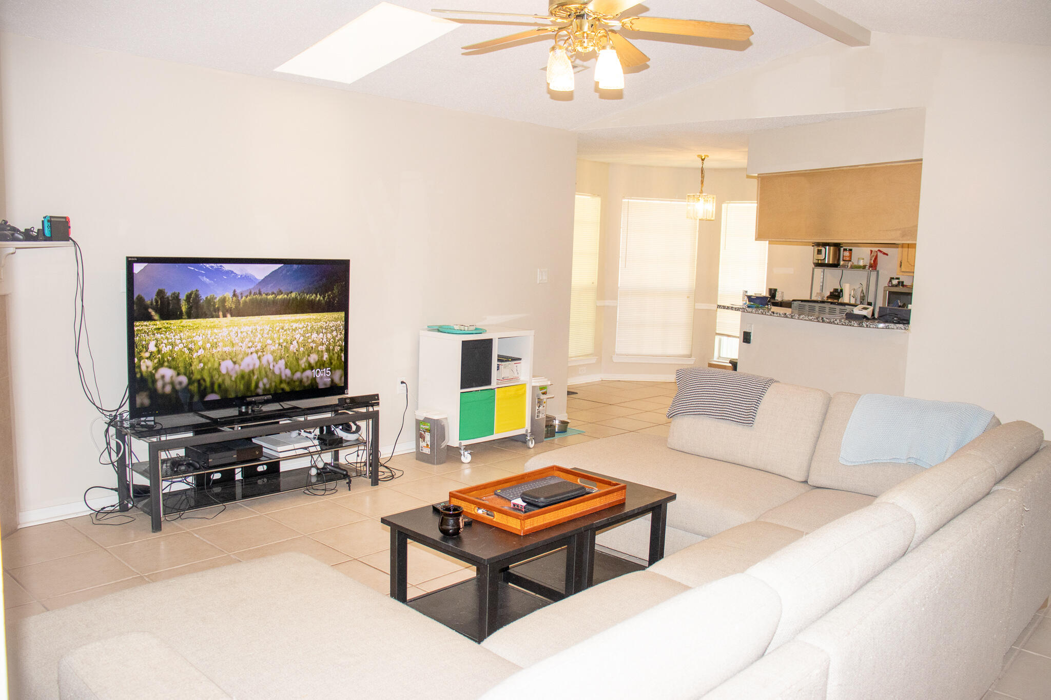 EMERALD GARDENS N 1ST ADD LOT 11 - Residential