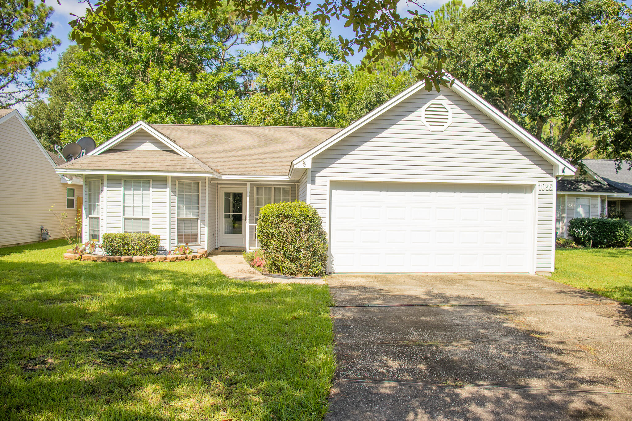 EMERALD GARDENS N 1ST ADD LOT 11 - Residential