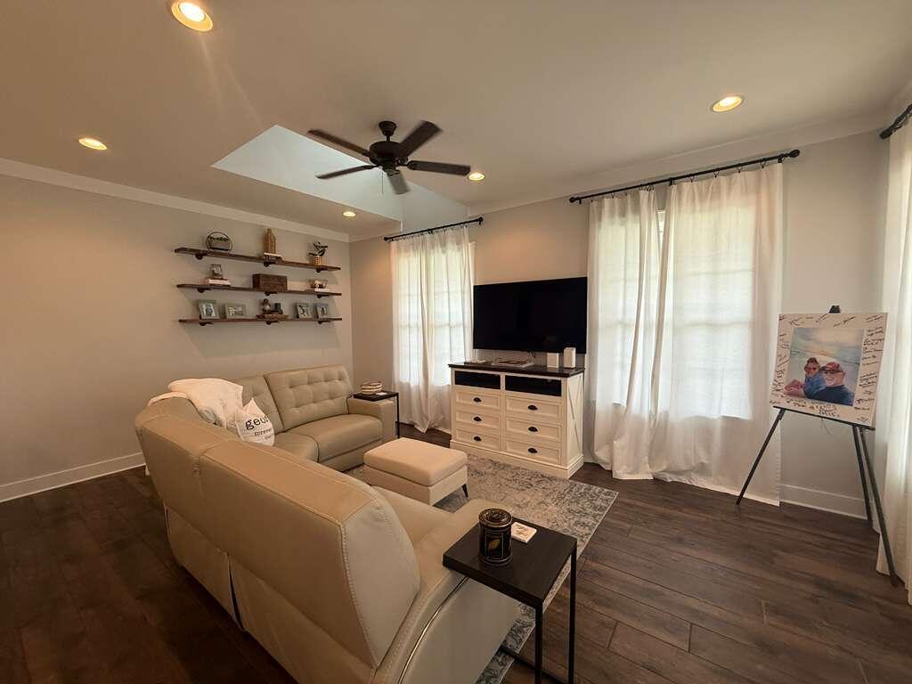DEER MOSS CREEK - Residential Lease